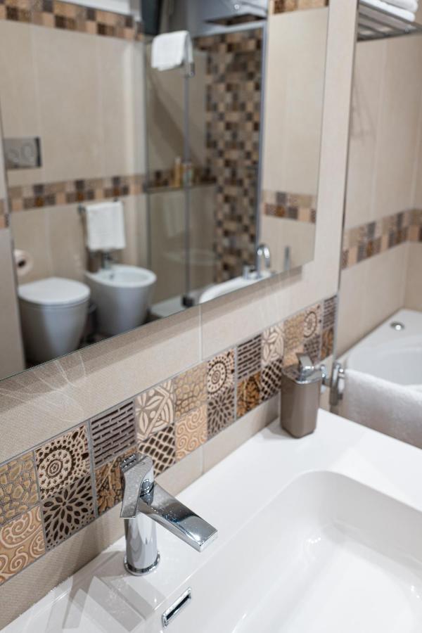 A Due Passi - Guest House Santo Stefano di Camastra Esterno foto